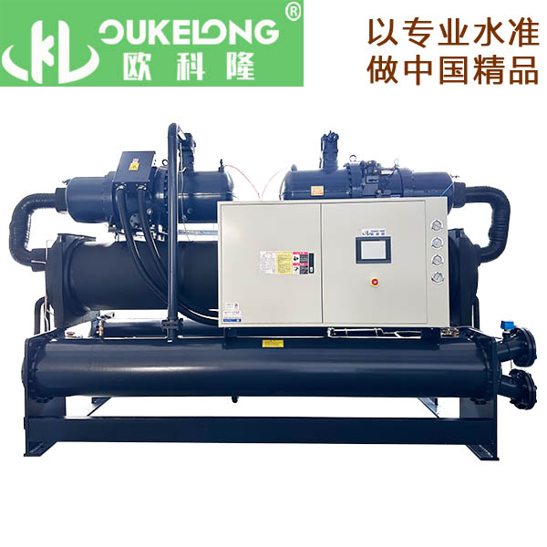 300匹螺桿式冷水機（雙機頭）